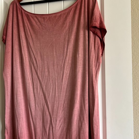 SLIM FIT BOAT NECK TEE - SUPER SOFT WASHED RED - Picture 3 of 7